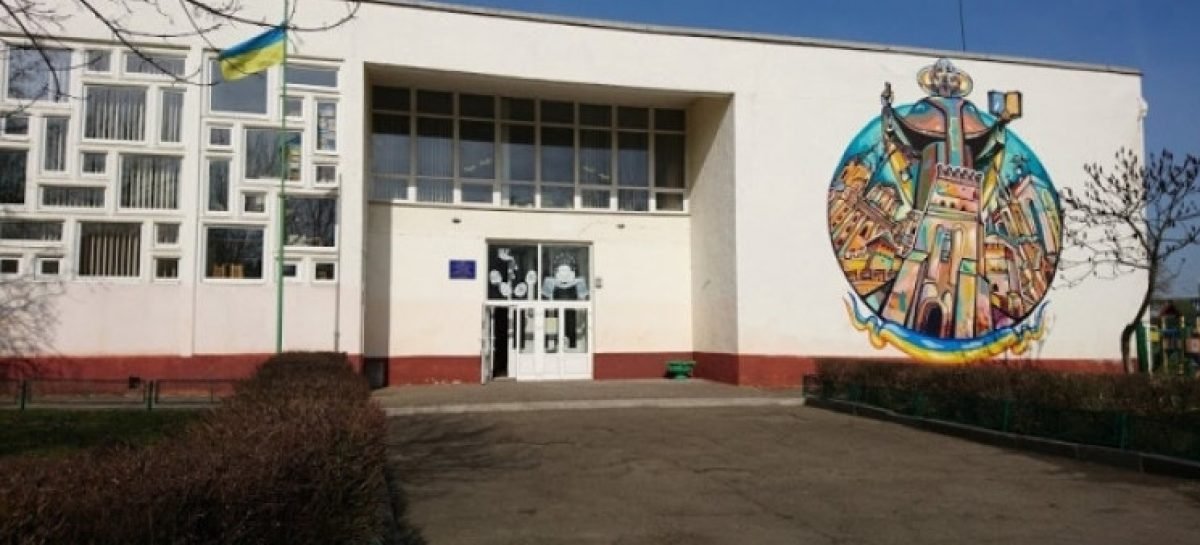 Через бюрократію у Луцьку ліфт для школярів з інвалідністю роками в проєкті