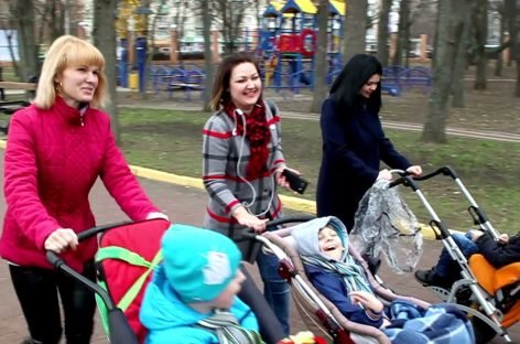 У Кропивницькому матері особливих дітей випустили зворушливий відеоролик