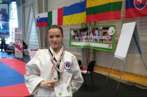 “Перемогти себе”: 18-річна українка з ДЦП виборює медалі на світових чемпіонатах з пара-карате