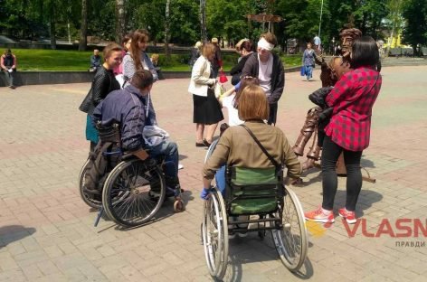 У Вінниці пройшов соціальний експеримент “Разом? Без обмежень? – Разом! Без обмежень!”