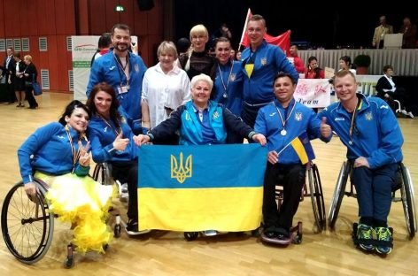 Українські танцюристи на візках повертаються додому з яскравою перемогою