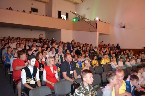 «З вірою в майбутнє» на сцені Острозького інтернату виступили юні таланти Рівненщини