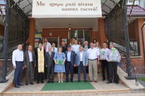 На Франківщині нардепи подарували реабілітаційне обладнання дітям з інвалідністю