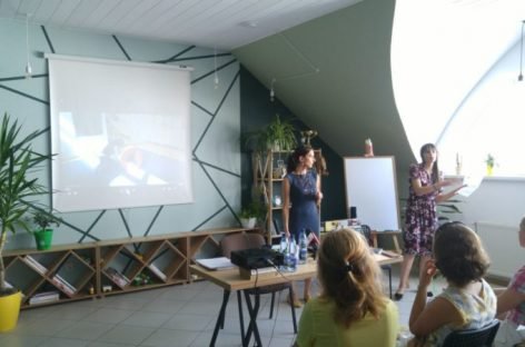В Ужгороді семінар для батьків дітей з аутизмом зібрав більше півсотні слухачів
