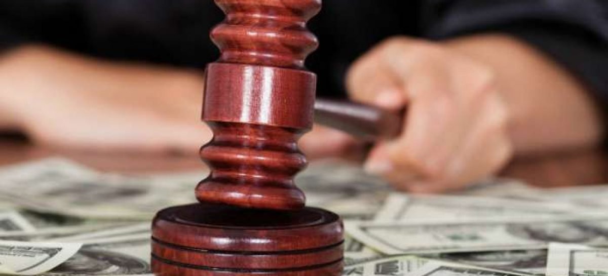 За підбурювання до надання неправомірної вигоди службовій особі та шахрайство працівницю лікарні притягнуто до кримінальної відповідальності