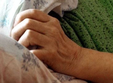 Хоспіс вдома: як в Ужгороді знеболюють смерть