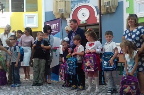 Особливих першокласників урочисто відправили до школи