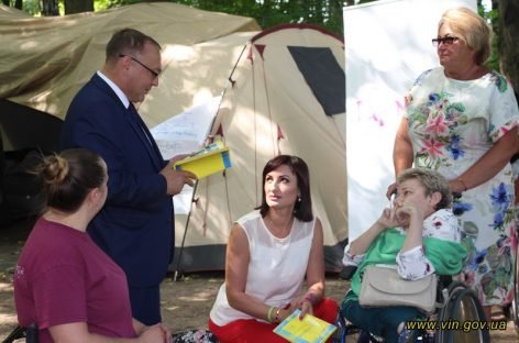 На Вінниччині, під гаслом «Час для подорожей», розпочав роботу незвичний наметовий табір для людей з інвалідністю