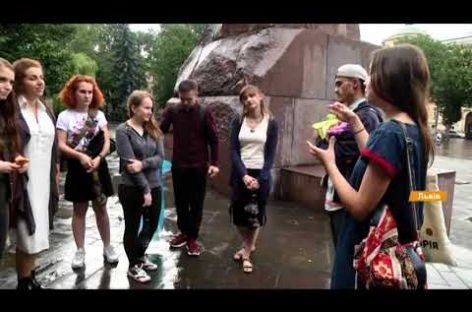 Незручні тротуари, шрифт Брайля – рідкість. Як живуть незрячі люди в Україні