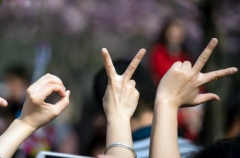 Кожна школа України отримає «зіркову абетку» для популяризації вивчення жестової мови – підписано меморандум між МОН та ГО «Відчуй»