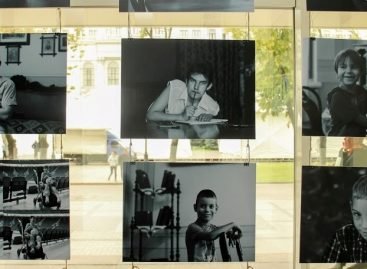 У ДніпроОДА презентували фотопроєкт про життя особливих дітей