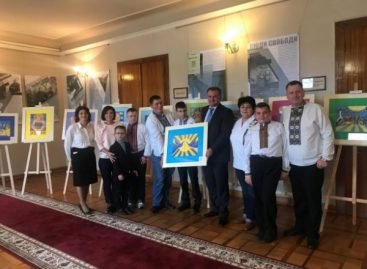 У Львівській ОДА експонується виставка картин діток з інвалідністю