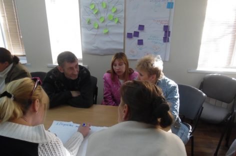 На Луганщині людей з інвалідністю навчають впливати на владу та захищати власні права