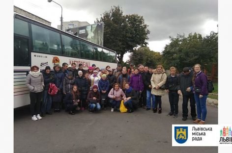 Півсотні людей з інвалідністю здійснили одноденну мандрівку до Тернополя