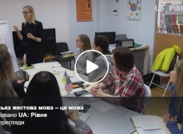 Українська жестова мова – це мова якою спілкуються люди з порушеннями слуху
