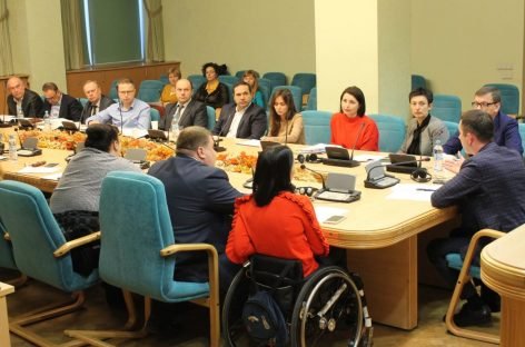Ми маємо забезпечити безперешкодний доступ осіб з інвалідністю до залізничної інфраструктури та транспорту, – Юрій Лавренюк