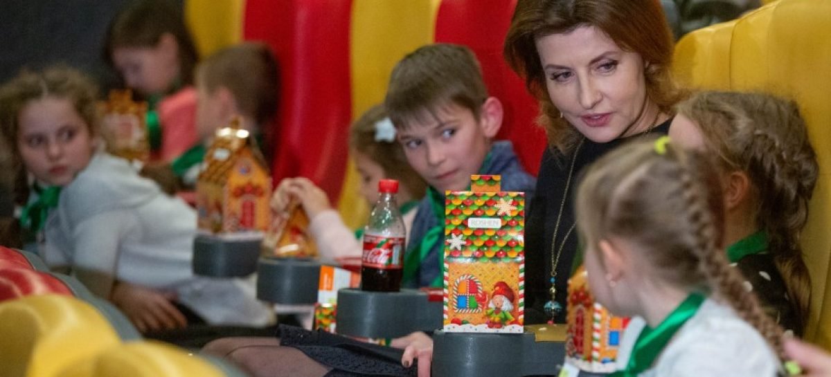 До Дня Святого Миколая Марина Порошенко запросила 150 дітей з Київщини на перегляд українського фільму «Пригоди S Миколая»