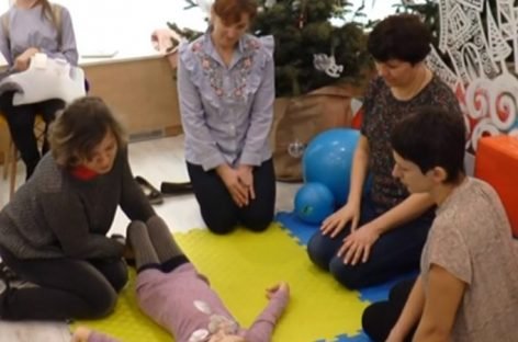 У Харкові консультували батьків дітей зі спінальною м’язовою атрофією