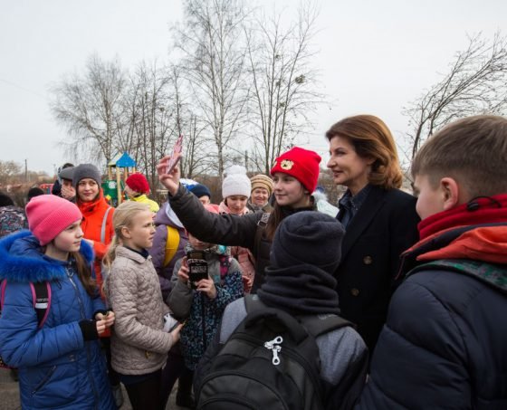 На Сумщині Марина Порошенко ознайомилася із системою соціальних послуг для людей
