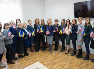 Фахівець з американської жестової мови Мішель Фріз побувала у Київському коледжі легкої промисловості