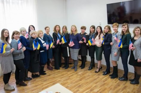 Фахівець з американської жестової мови Мішель Фріз побувала у Київському коледжі легкої промисловості