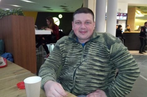 Життя у візку: як паралізований ветеран російсько-української війни допомагає таким, як і сам