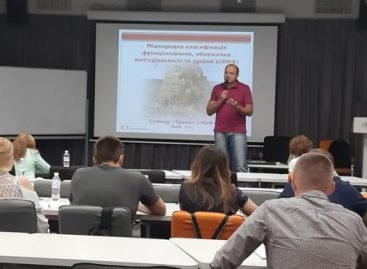 Лікарі, ерго- і фізичні терапевти по всій країні проходять тренінги з МКФ