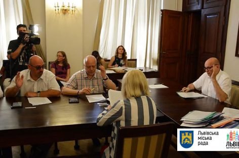 Дитячі бібліотеки Львова отримають 10 книг, надрукованих шрифтом Брайля