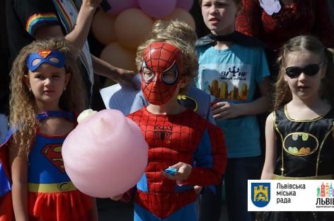У «Джерелі» відбулось Велике дитяче свято «Я — супергерой»