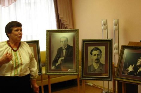 У Музеї писанки в Коломиї представлено 30 вишиваних портретів видатних українців