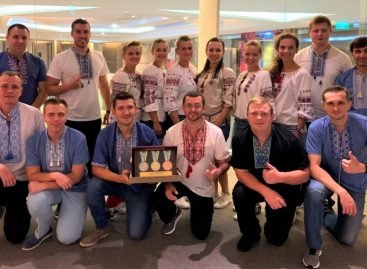 Національна дефлімпійська збірна команда з боулінгу з титулом віце-чемпіона світу повертається в Україну