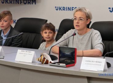 Інклюзивний театр “Почуй світ” запрошує на свою першу виставу