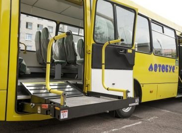 Чотири опорні школи отримають «особливі» шкільні автобуси