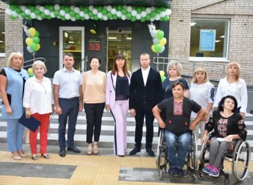 На Донеччині відкрили перше інклюзивне відділення Ощадбанку