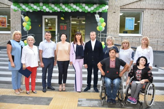 На Донеччині відкрили перше інклюзивне відділення Ощадбанку