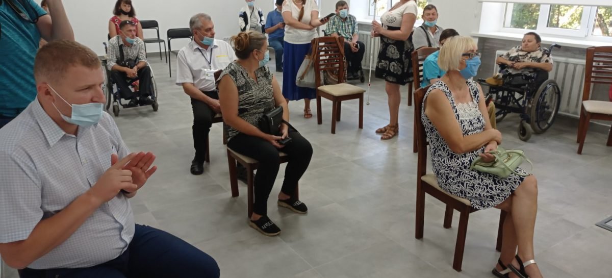 Жінки за рівний доступ до адмінпослуг