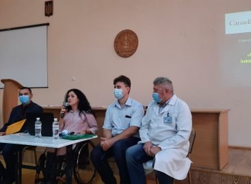 У Чернівцях уперше відбувся навчально-практичний семінар «Супровід і допомога жінкам з інвалідністю в медичних закладах»