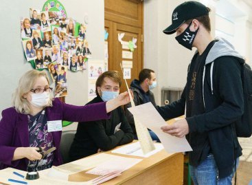 Явка виборців на місцевих виборах 25 жовтня 2020 року склала 36,88 %