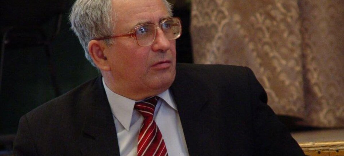 В. Сушкевич: Сумую, усвідомлюючи, що страшна хвороба забрала життя відомого громадського діяча, потужної особистості, людини, яка все життя присвятила підтримці і допомозі громадянам України з порушеннями слуху…